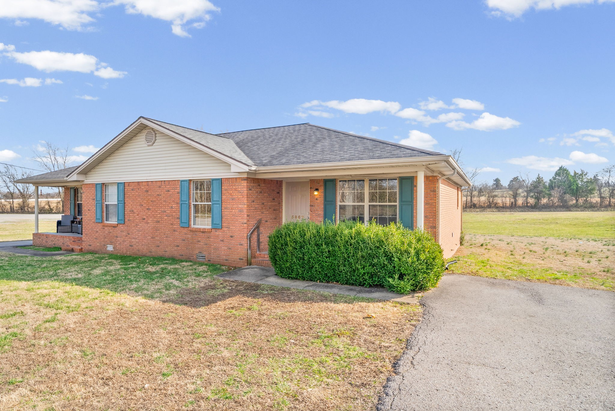 5867 Julien Road Hopkinsville, KY 42240 - Photo 2 of 20