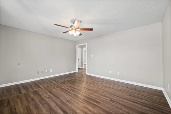 $995 | 5867 Julien Road, Hopkinsville, KY 42240