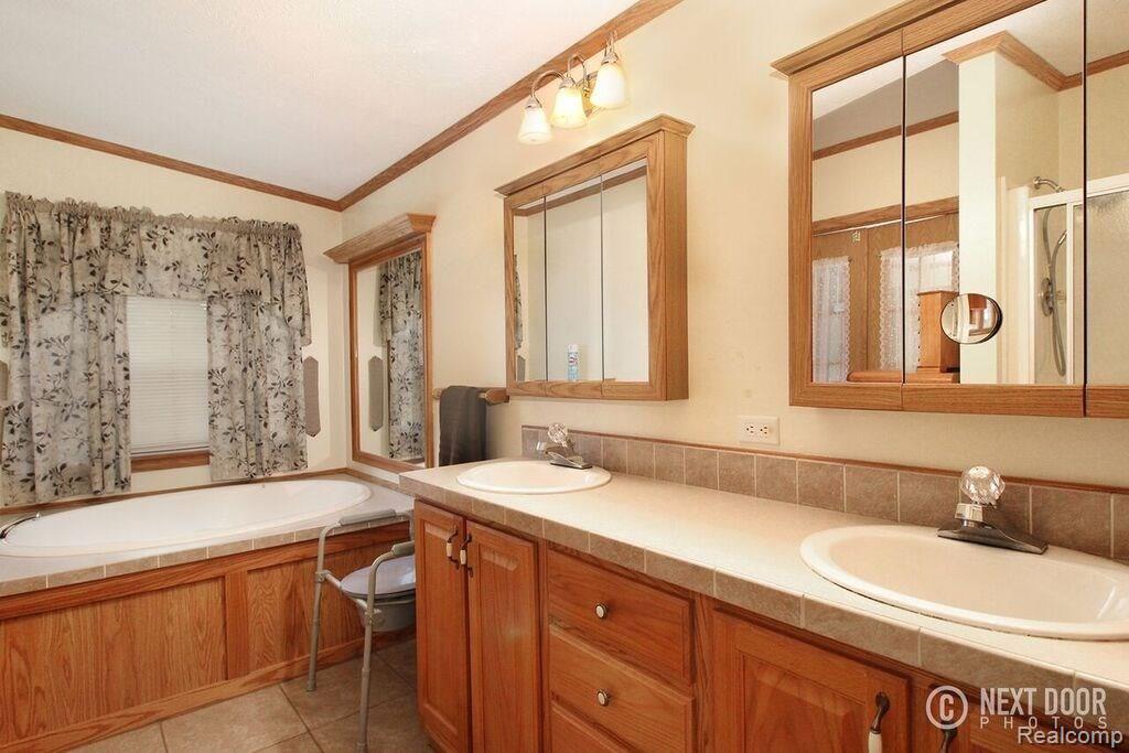 4175 Pleasant Valley Road Brighton, MI 48114 - Photo 16 of 34 h master 3.jpg