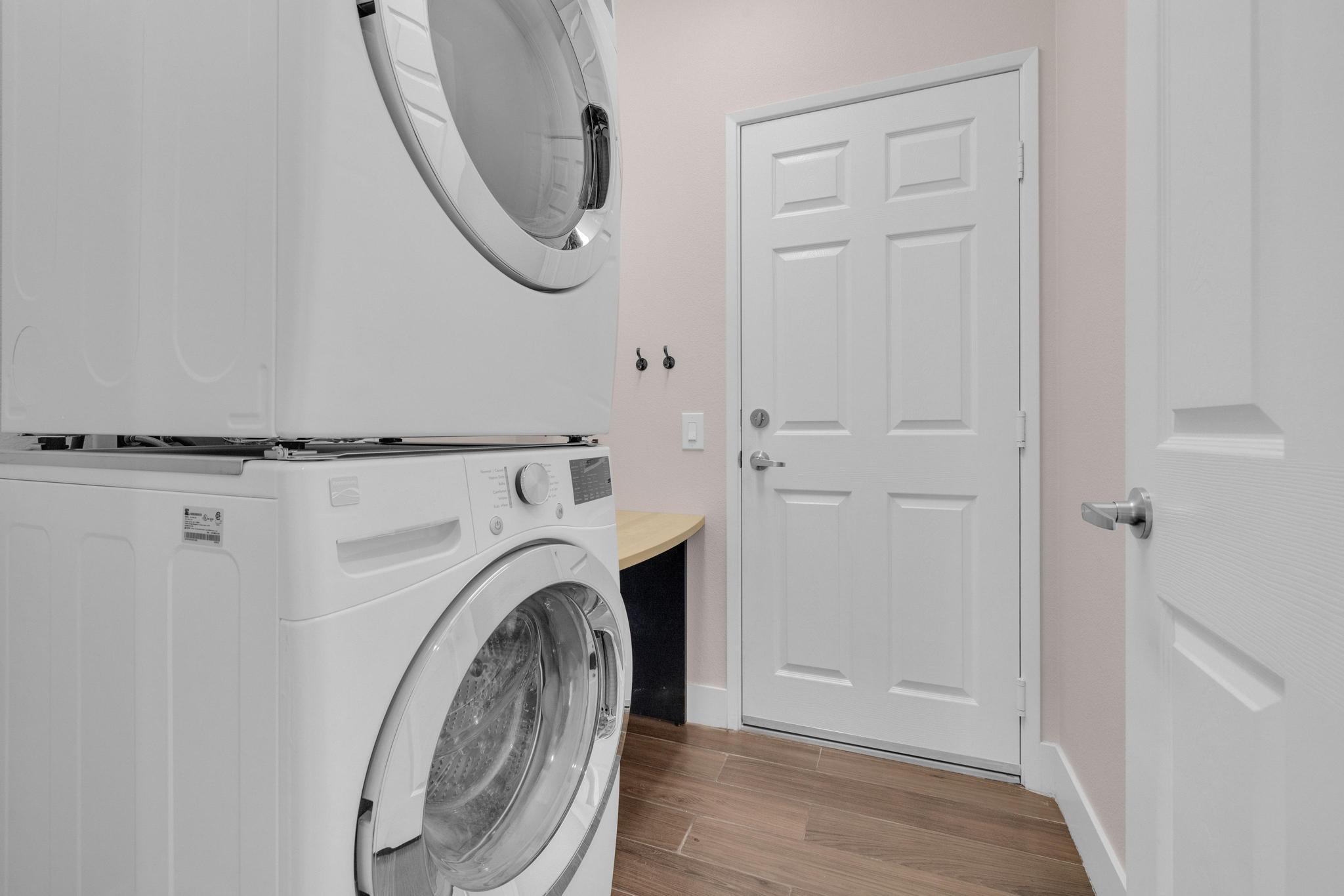 78661 Rainswept Way Palm Desert, CA 92211 - Photo 22 of 32 Laundry