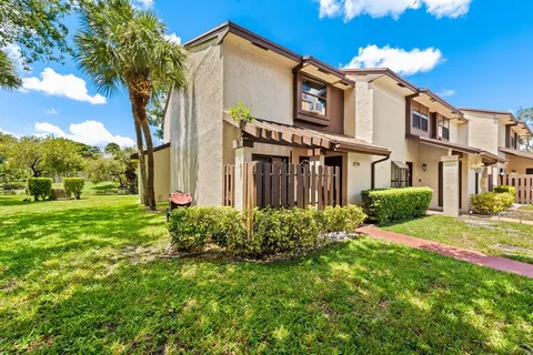 $204,899 | 4902 Northwest 82nd Avenue, Unit 2001, Fort Lauderdale, FL 33351