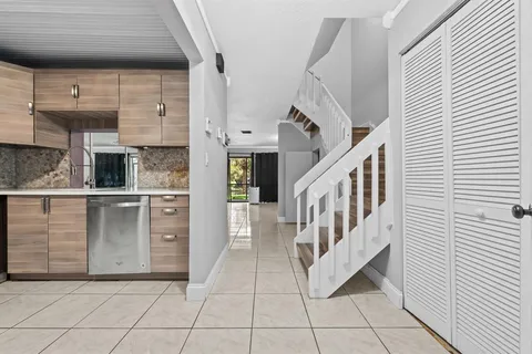 $204,899 | 4902 Northwest 82nd Avenue, Unit 2001, Fort Lauderdale, FL 33351