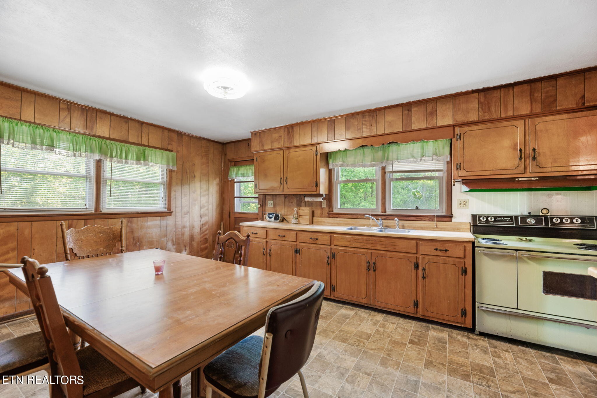 1979 Deermont Road Oakdale, TN 37829 - Photo 8 of 35 Gallery Image 8