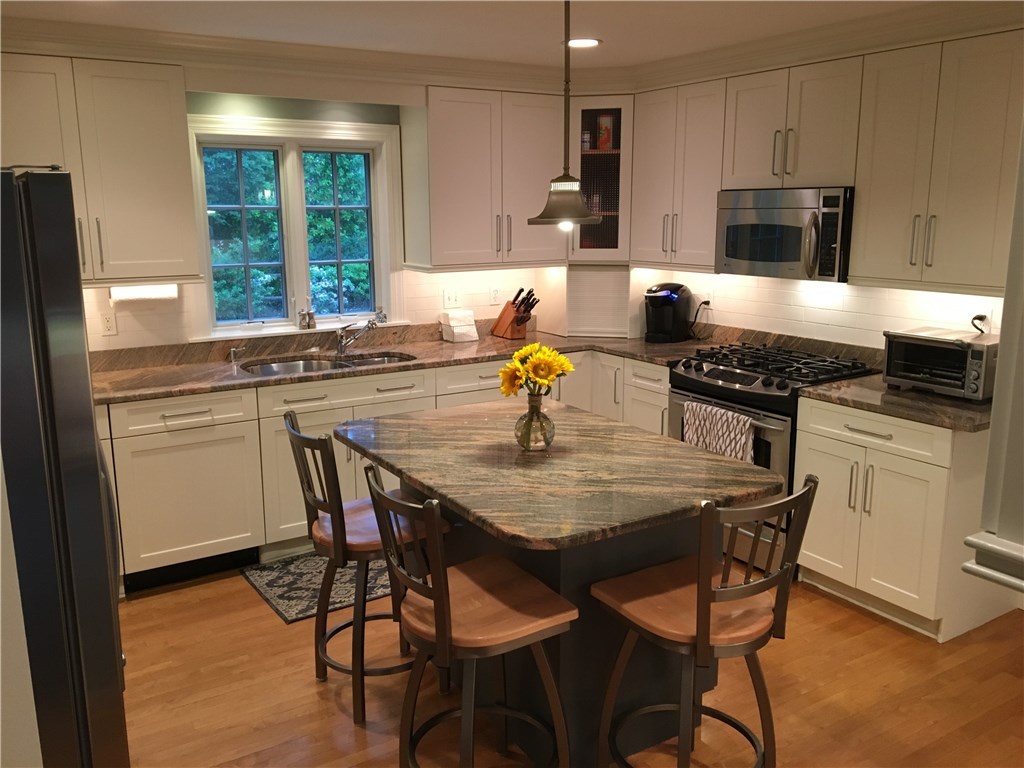 21 Telford Road Barrington, RI 02806 - Photo 13 of 26
