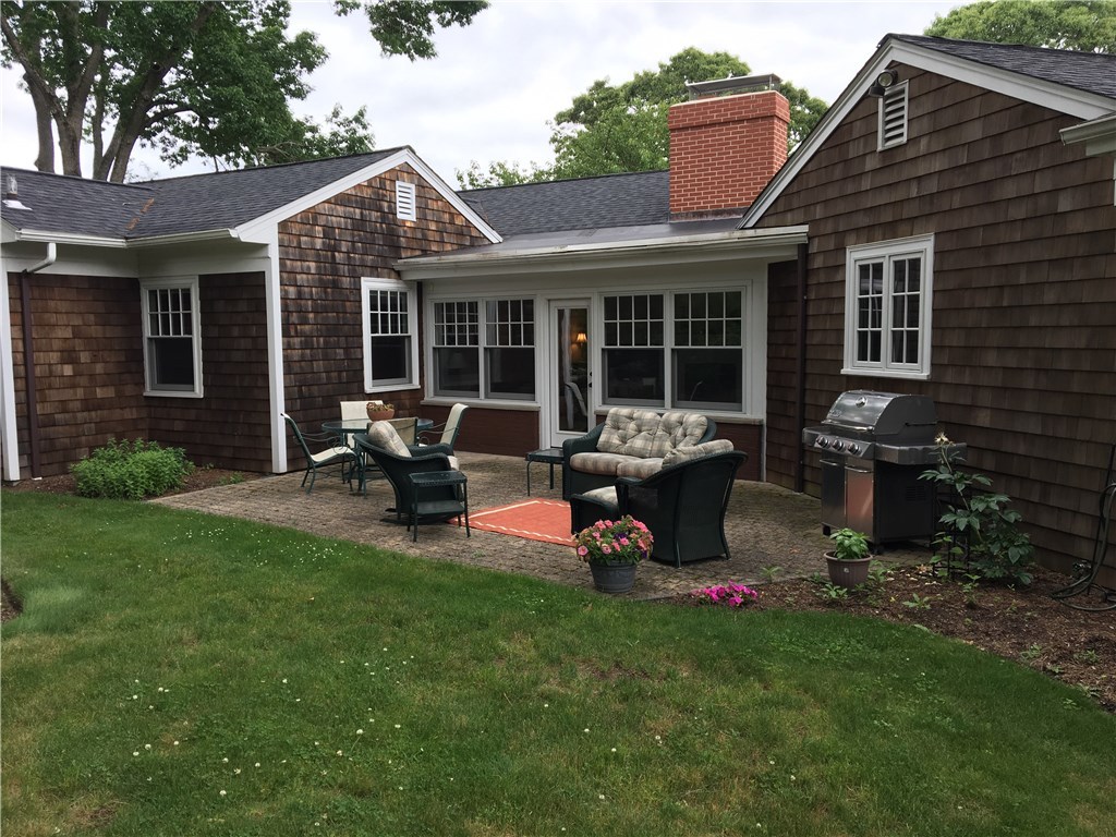 21 Telford Road Barrington, RI 02806 - Photo 4 of 26