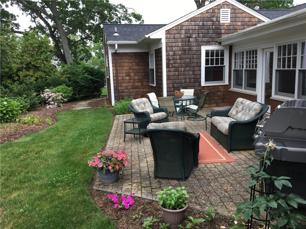 21 Telford Road Barrington, RI 02806 - Photo 6 of 26