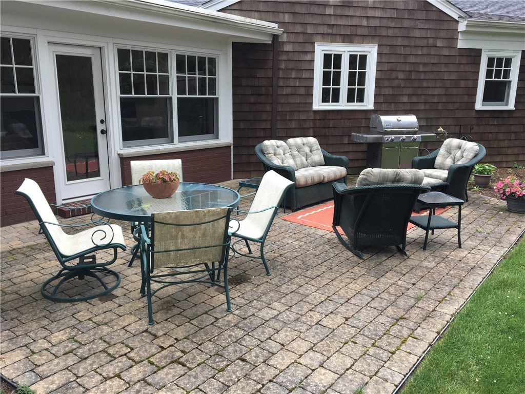 21 Telford Road Barrington, RI 02806 - Photo 7 of 26