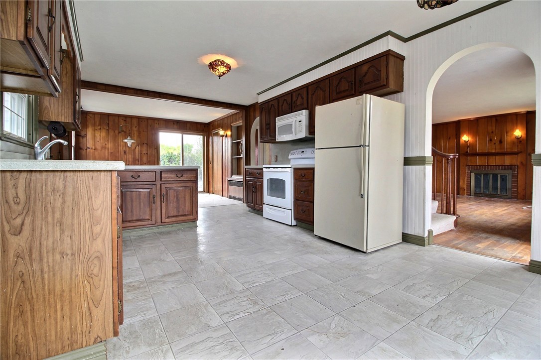 7 Batterson Avenue Westerly, RI 02891 - Photo 4 of 28