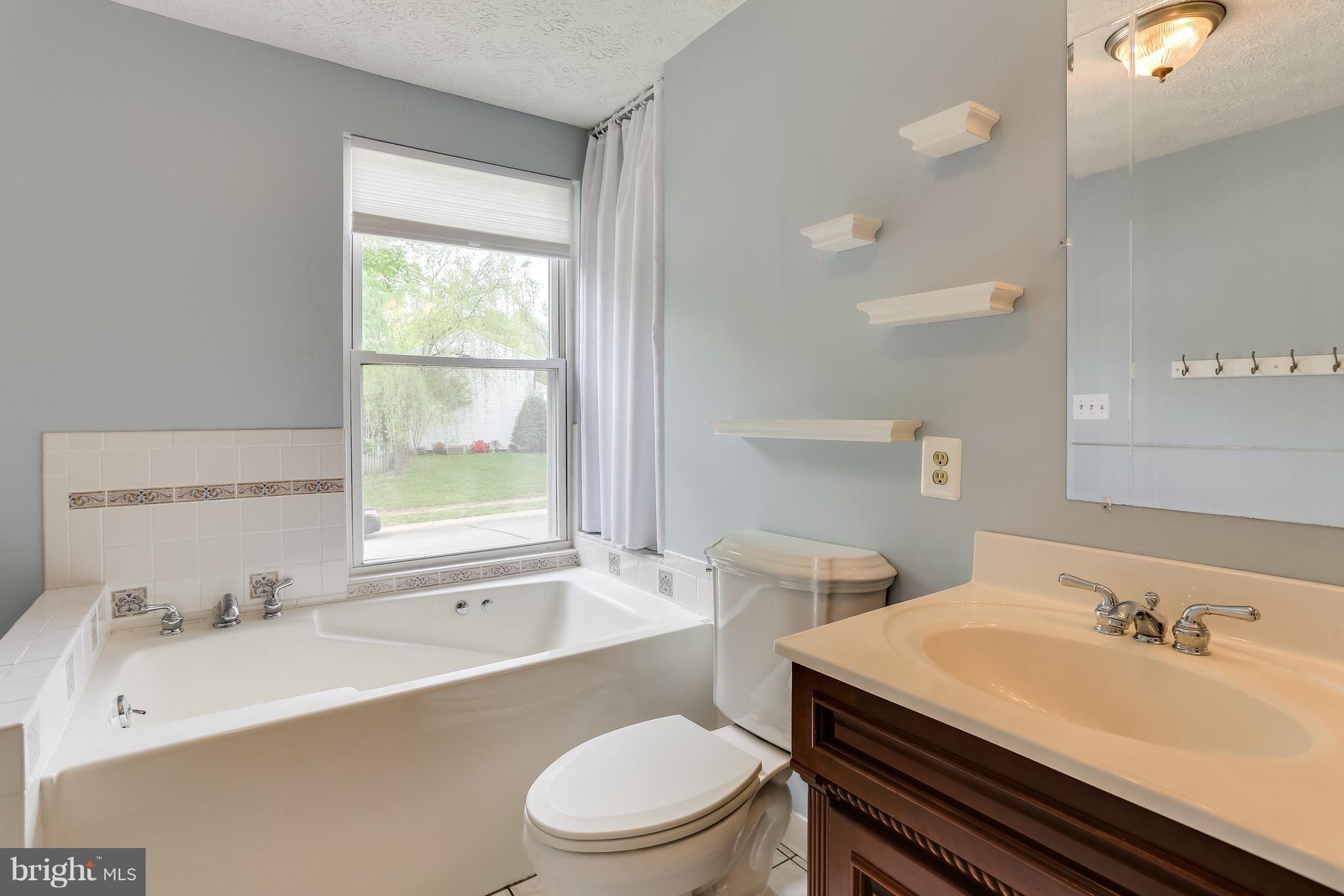 2746 Parallel Path Abingdon, MD 21009 - Photo 19 of 30 Dual sinks