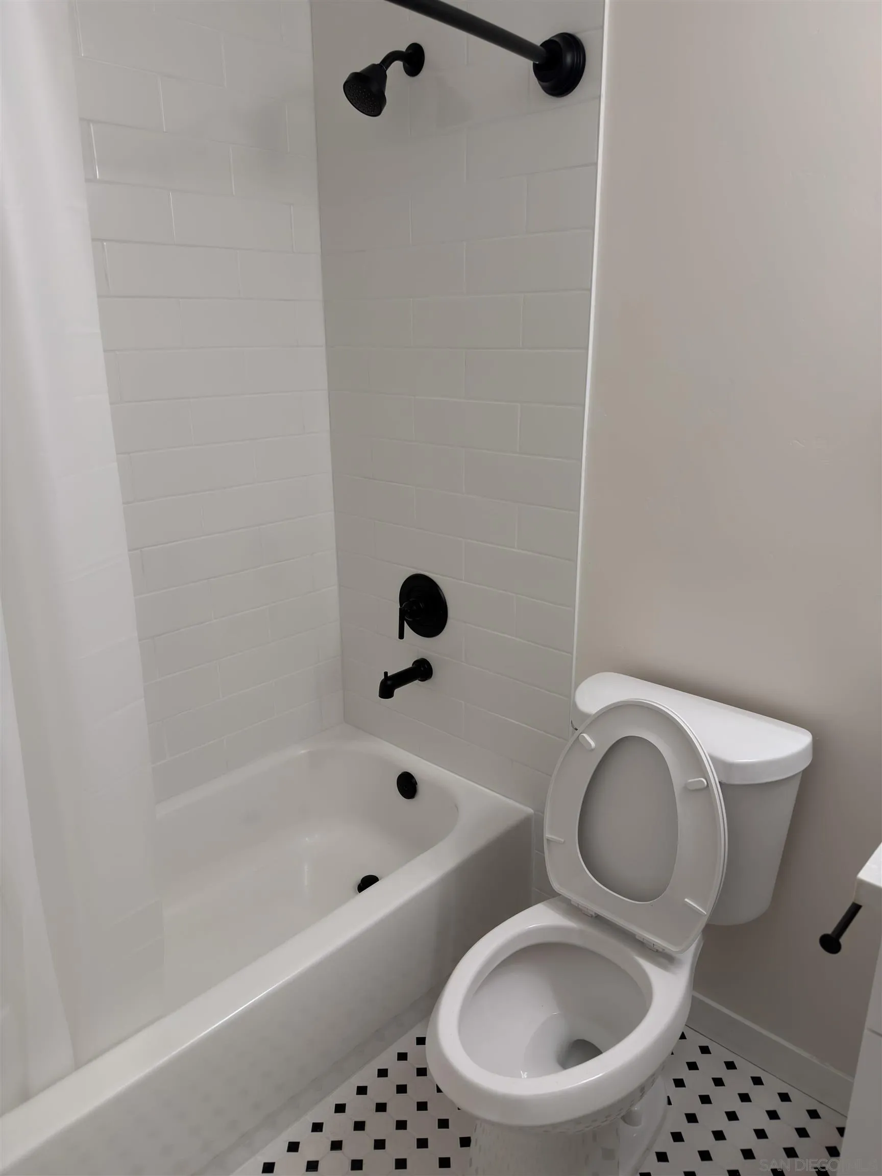9759 Abbeywood Road Santee, CA 92071 - Photo 19 of 24 Gallery Image 19