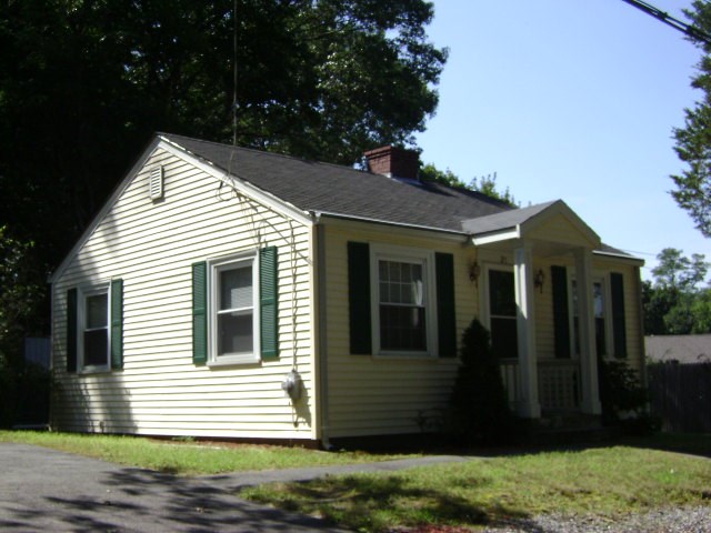 27 Rice Street Warwick, RI 02886 - Photo 13 of 13