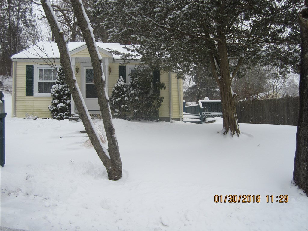 27 Rice Street Warwick, RI 02886 - Photo 2 of 13