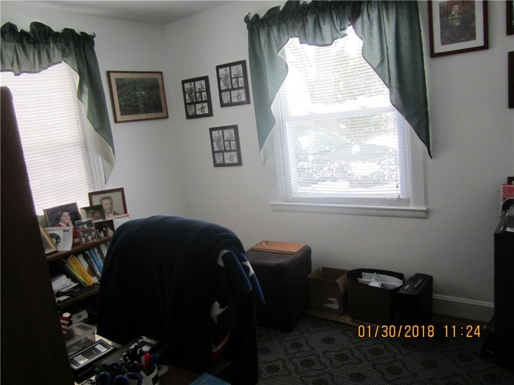 27 Rice Street Warwick, RI 02886 - Photo 9 of 13