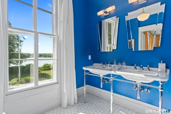 $3,595,000 | 259 North Main Street, Stonington, CT 06378