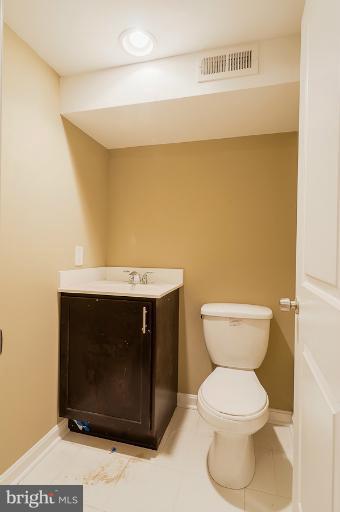 7026 Belclare Road Baltimore, MD 21222 - Photo 11 of 30 Bath