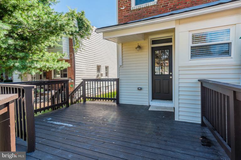 7026 Belclare Road Baltimore, MD 21222 - Photo 12 of 30 Deck