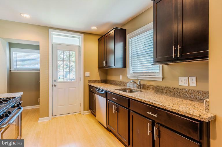 7026 Belclare Road Baltimore, MD 21222 - Photo 16 of 30 Kitchen