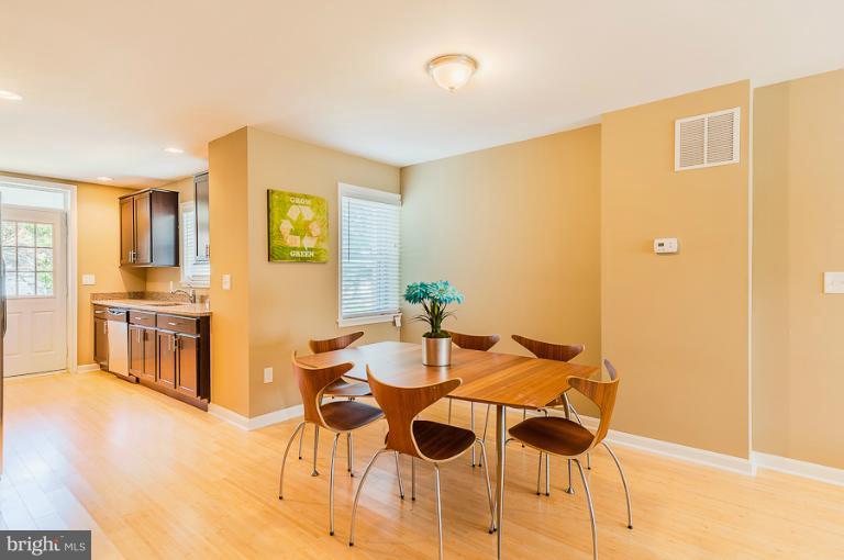 7026 Belclare Road Baltimore, MD 21222 - Photo 17 of 30 Dining Room