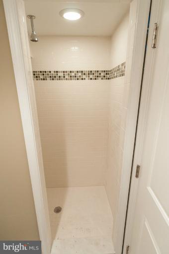 7026 Belclare Road Baltimore, MD 21222 - Photo 26 of 30 Bath