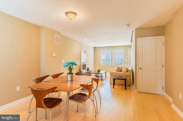 7026 Belclare Road Baltimore, MD 21222 - Photo 4 of 30 Dining Room
