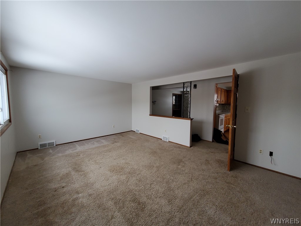 41 Sandra Drive Lackawanna, NY 14218 - Photo 4 of 35