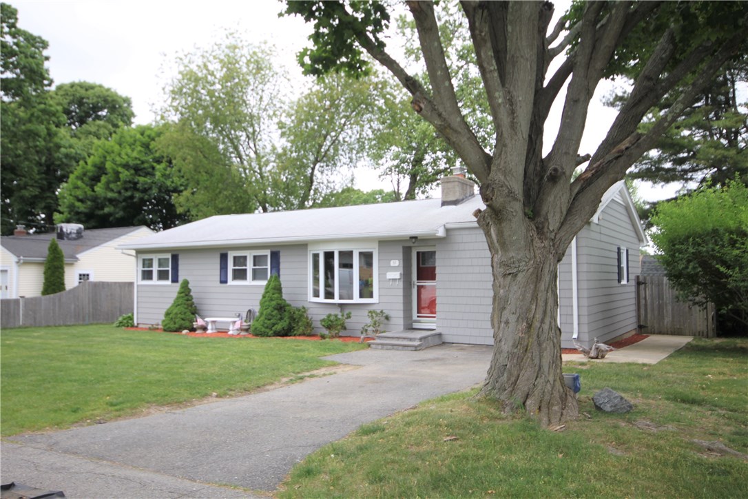 31 Audubon Road Warwick, RI 02888 - Photo 2 of 34
