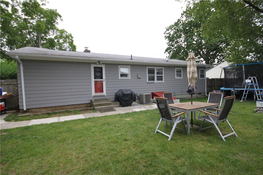 31 Audubon Road Warwick, RI 02888 - Photo 4 of 34