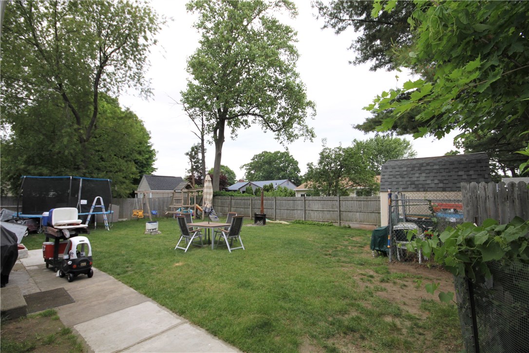 31 Audubon Road Warwick, RI 02888 - Photo 5 of 34