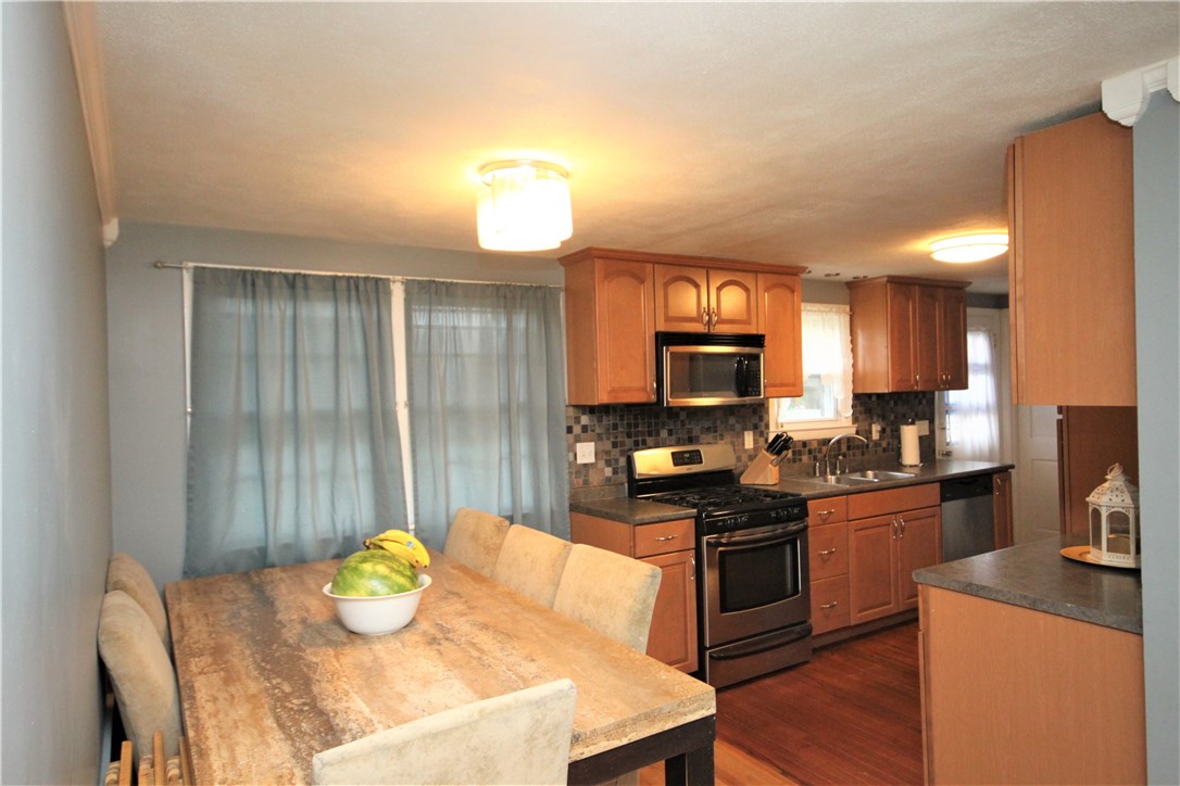 31 Audubon Road Warwick, RI 02888 - Photo 9 of 34