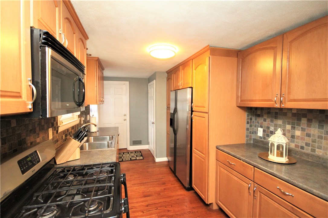 31 Audubon Road Warwick, RI 02888 - Photo 10 of 34