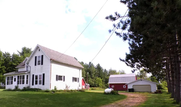 $179,000 | 609 East Schofield Avenue, Greenwood, WI 54437