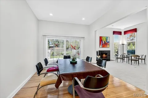 $825,000 | 21 Old Belle Monte Road, Chesterfield, MO 63017