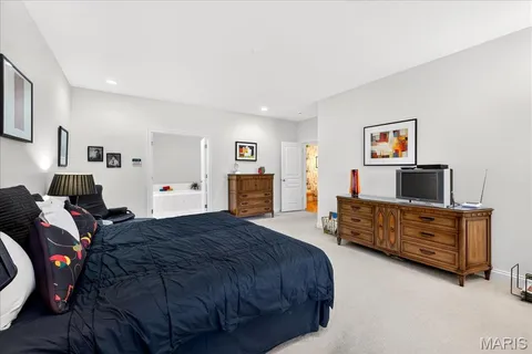 $825,000 | 21 Old Belle Monte Road, Chesterfield, MO 63017