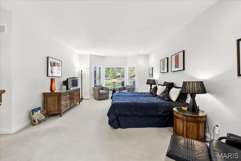 $825,000 | 21 Old Belle Monte Road, Chesterfield, MO 63017