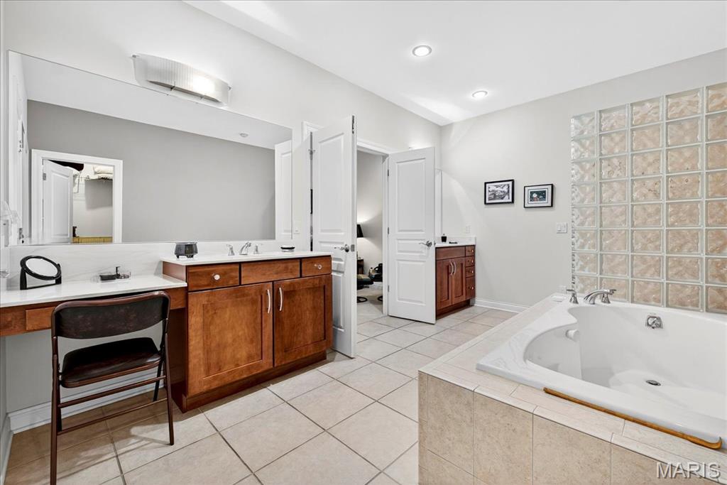 21 Old Belle Monte Road Chesterfield, MO 63017 - Photo 23 of 50