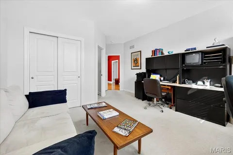 $825,000 | 21 Old Belle Monte Road, Chesterfield, MO 63017