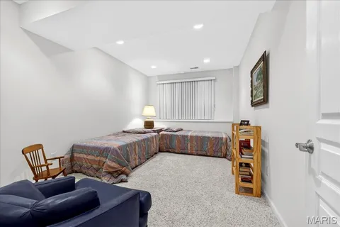 $825,000 | 21 Old Belle Monte Road, Chesterfield, MO 63017