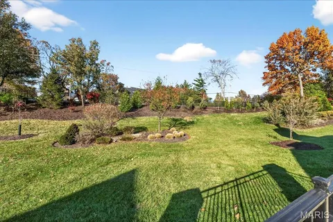 $825,000 | 21 Old Belle Monte Road, Chesterfield, MO 63017