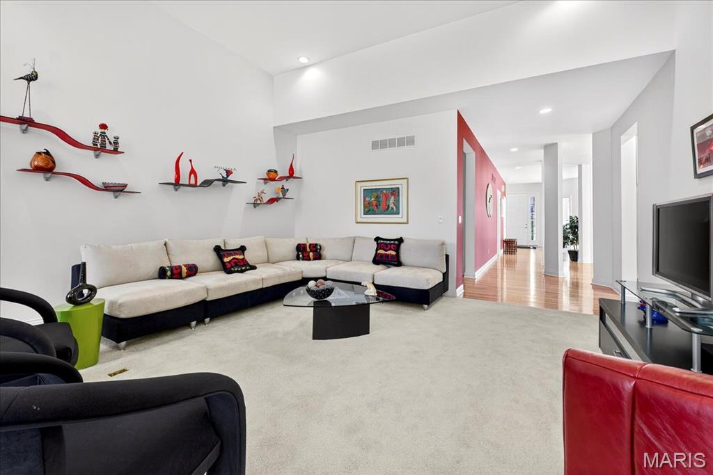 21 Old Belle Monte Road Chesterfield, MO 63017 - Photo 6 of 50