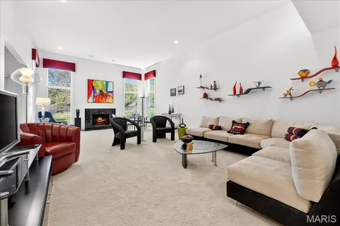 $825,000 | 21 Old Belle Monte Road, Chesterfield, MO 63017