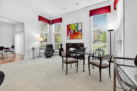 $825,000 | 21 Old Belle Monte Road, Chesterfield, MO 63017