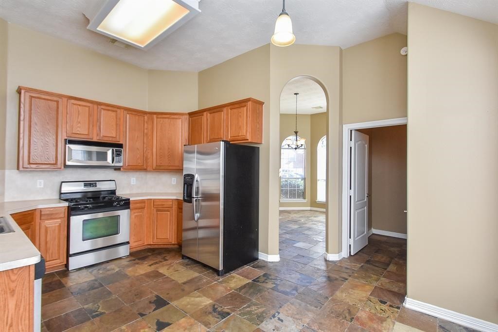 2811 Little Spring Circle Spring, TX 77373 - Photo 5 of 17
