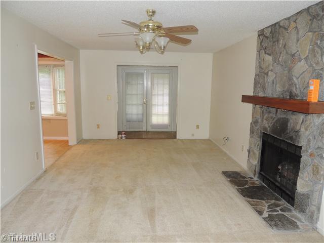 4101 Appleton Road Greensboro, NC 27405 - Photo 5 of 16 Living Room.