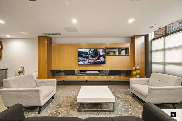 $739,000 | 2100 Bedford Avenue, Unit 7A | Flatbush