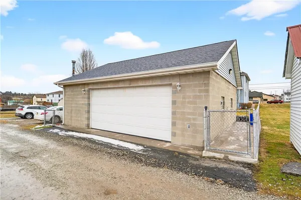 $224,900 | 165 North Diamond Street, Mount Pleasant, PA 15666