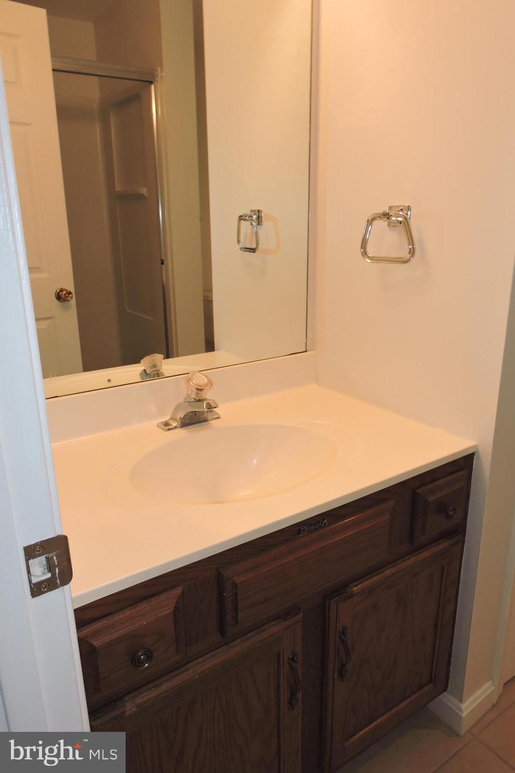 7214 Countrywood Court Springfield, VA 22151 - Photo 13 of 21 Bathroom
