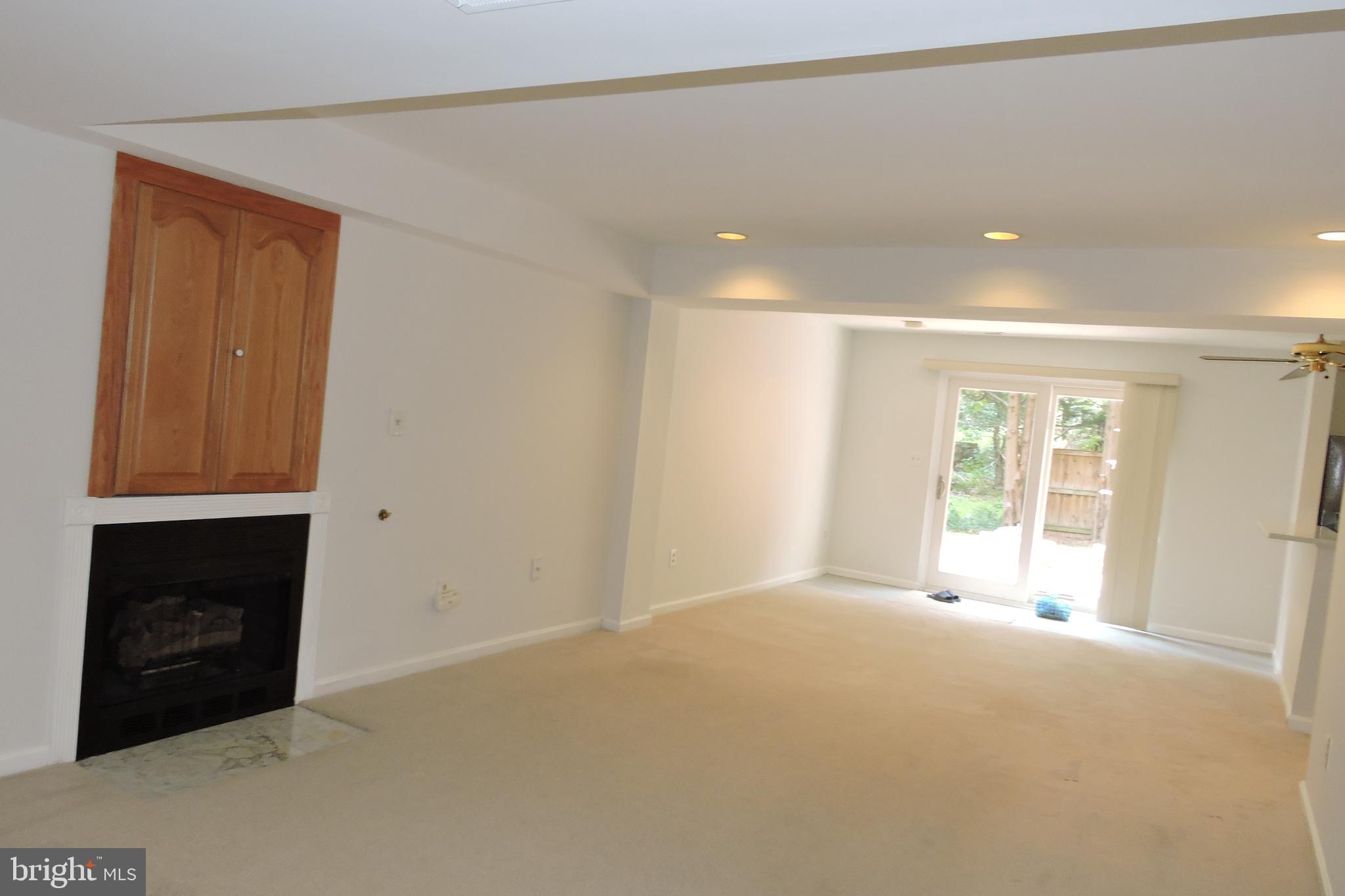 7214 Countrywood Court Springfield, VA 22151 - Photo 8 of 21 Living Room