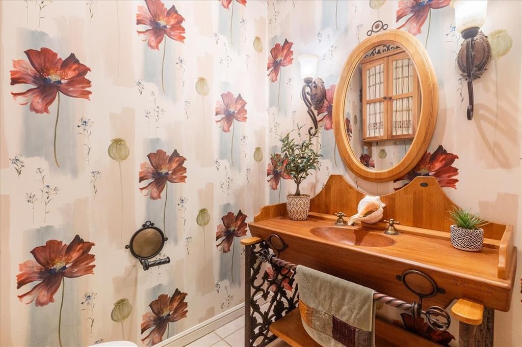 117 Redtail Court Weatherford, TX 76088 - Photo 20 of 39 powder bathroom