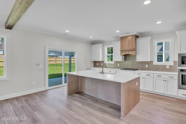 $599,900 | 124 Creek Bluff Road, Newport, NC 28570