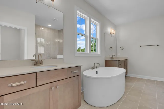 $599,900 | 124 Creek Bluff Road, Newport, NC 28570